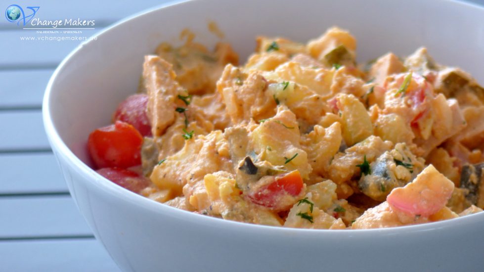 Veganer mediterraner Kartoffelsalat ohne Mayo! Mit Gelinggarantie! Ideal für Geburtstage, Partys und Co. Schnell in großen Mengen zuzubereiten.