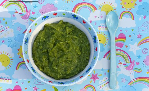 Gesunder veganer Babybrei zu Mittag! Grüne Power versorgt euer Baby mit Eisen und die Linsen mit viel Eiweiß! Dazu sättigende Kartoffeln.