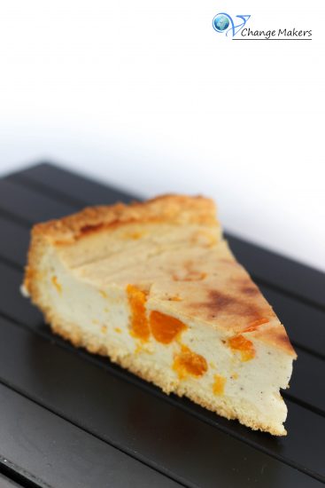Tolles Rezept für einen unschlagbaren veganen Käsekuchen mit Mandarinen. Die Füllung ist ohne Margarine und somit kalorienärmer als bei üblichen Rezepten.