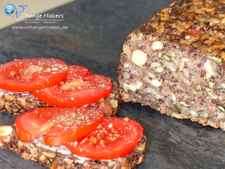 Rezept für das Life Changing Bread - Glutenfreies Brot ohne Mehl - Zubereitung in 10 Minuten - viele Ballaststoffe - gesund - reichhaltig - vegan!