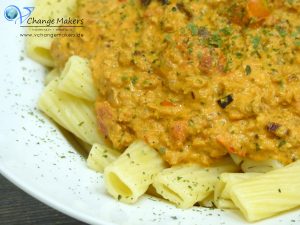 [Anzeige] Heute stelle ich euch 4 einfache, leckere und gesunde Rezepte mit Produkten von Sören vor. Selbst gemachte Mandelmilch, Life Changing Bread, Müsli