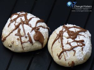 Ein einfaches Rezept für vegane Berliner/Krapfen, die im Ofen zubereitet werden - mit wenig Zucker! Fluffig und lecker! Karneval kann kommen!