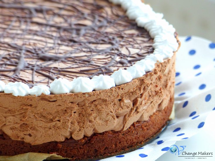 Vegane Rezepte für Ostern. Leicht zuzubereiten und unheimlich lecker. Ganz ohne Tierleid! Saftige Kuchen, grandiose Torte und alles abgerundet mit einem leckeren selbstgemachten Sommergetränk ohne Zuckerzusatz!