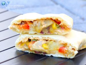 [Anzeige/PR Sample]Einfaches veganes Rezept für gefüllte Pizzateigtaschen. Ideales veganes Fingerfood für Geburtstage, Partys und andere Feste. Schnell gemacht, günstig und äußerst lecker. Mit dem veganen Käse von BioVeg werden die Pizzateigtaschen zum Gaumenschmaus!