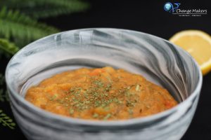 Ein Rezept für eine vegane Linsensuppe bzw. Eintopf. Linsensuppe ist sehr eisenreich, sättigend und wärmt in der kalten Jahreszeit.