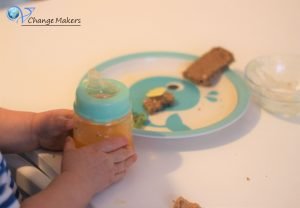 Vegane Frühstücksinspiration für Kinder! Ein gesunder Teller mit viel Vitamin C und Eisen. Vegane Kinderernährung leicht gemacht!