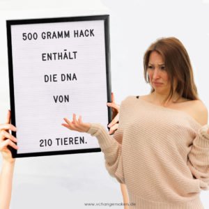 Du isst mit einer 500gr Packung Hackfleisch die DNA von insgesamt 210 Tieren. Also pro 100gr Hack isst du Stücke von 42 Tieren. Schock!