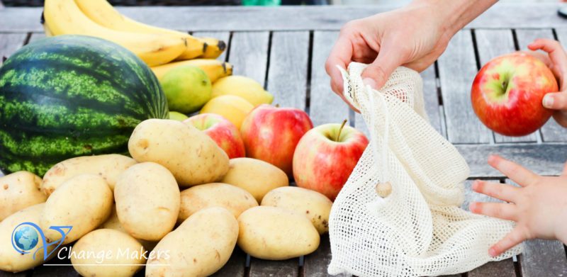 Obst- und Gemüsenetze aus Bio Baumwolle von pandoo haben einen wahsinnig großen Vorteil gegenüber Plastikbeuteln und konventioneller Baumwolle.