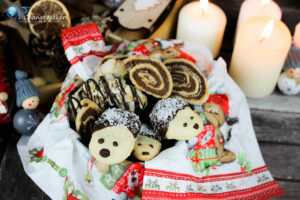 Himmlisch leckere vegane Weihnachtsplätzchen. Ganz einfache Zubereitung ohne extravegante Zutaten. Igel Plätzchen, Mandelhörnchen, Spiral Kekse