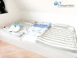 Schritt für Schritt Anleitung für ein DIY Familienbett für unter 190 Euro. Genaue Schritt für Schritt Anleitung, Materialien, Kosten, Dauer