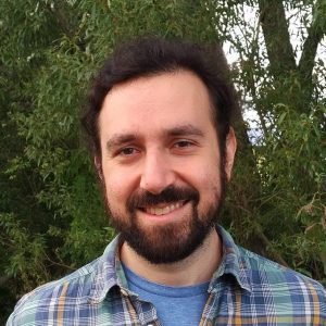 Er spricht offen an, dass vielen Männern Bewusstsein für ihre Ernährung fehlt und fordert sie auf, mal öfter selbst den Kochlöffel zu schwingen. Vegane Männer im Interview.